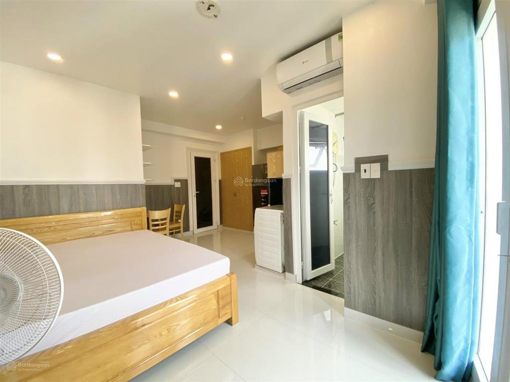 Studio bancol thoáng + máy giặt riêng, full nội thất, view landmark 81