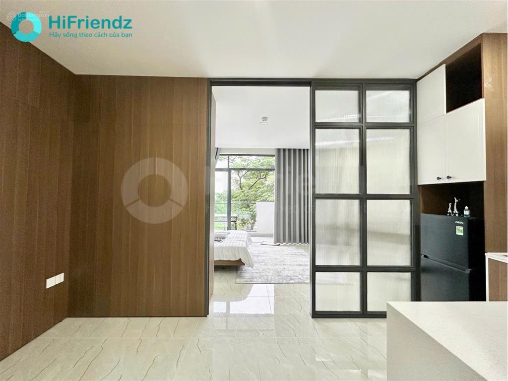 1 phòng ngủ + studio siu vip nội thất xịn xòtone màu sang trọng có ban công máy giặt riêng