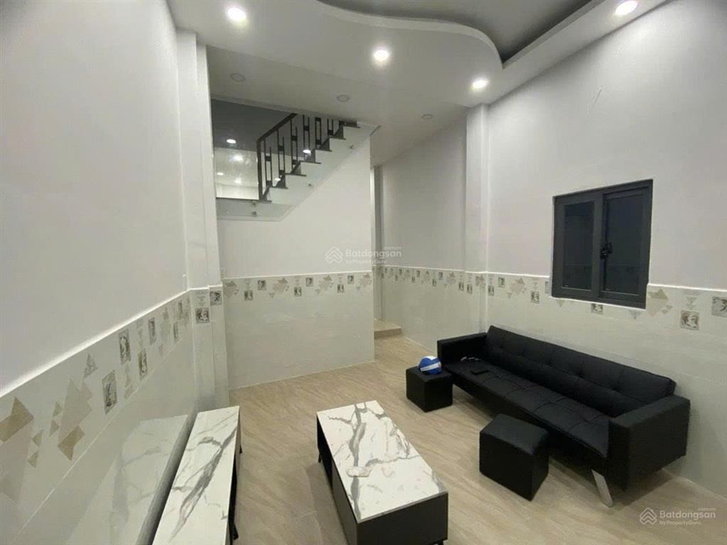 Nhắn nhẹ ai muốn mua nhà q.10 hxh cách mạng tháng 8  44m2  3 tầng giá 8 tỷ 9 thì inbox gấp!