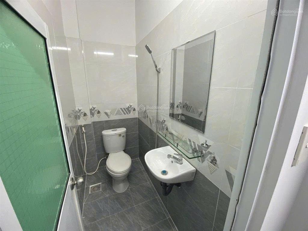 Nhắn nhẹ ai muốn mua nhà q.10 hxh cách mạng tháng 8  44m2  3 tầng giá 8 tỷ 9 thì inbox gấp!