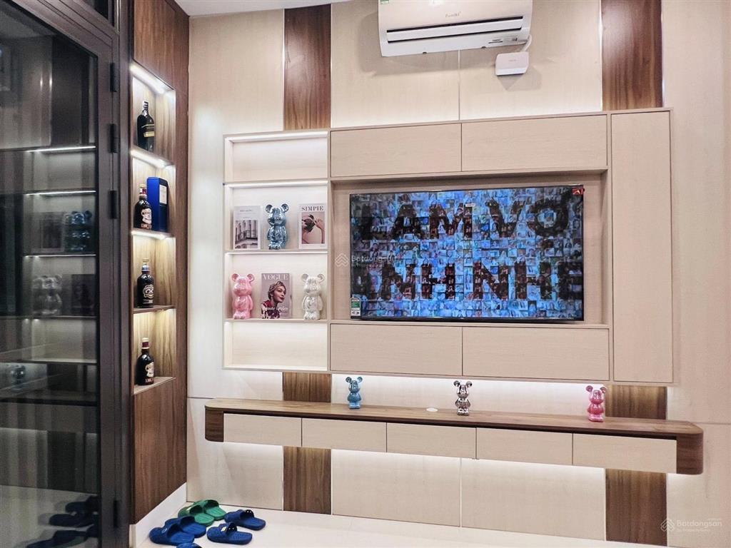 Bán nhà phân lôô tô tránh, kinh doanhbến xe mỹ đình45m x 4 tầnglô góc2 thoángfull nội thất