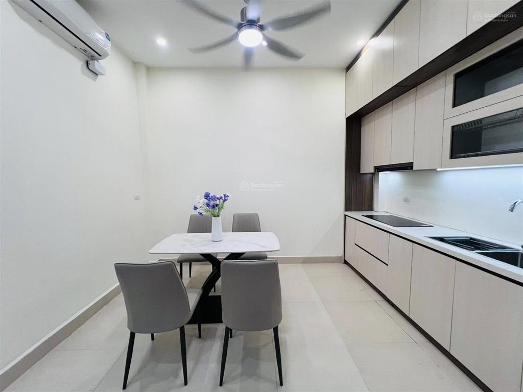 Bán nhà phân lôô tô tránh, kinh doanhbến xe mỹ đình45m x 4 tầnglô góc2 thoángfull nội thất