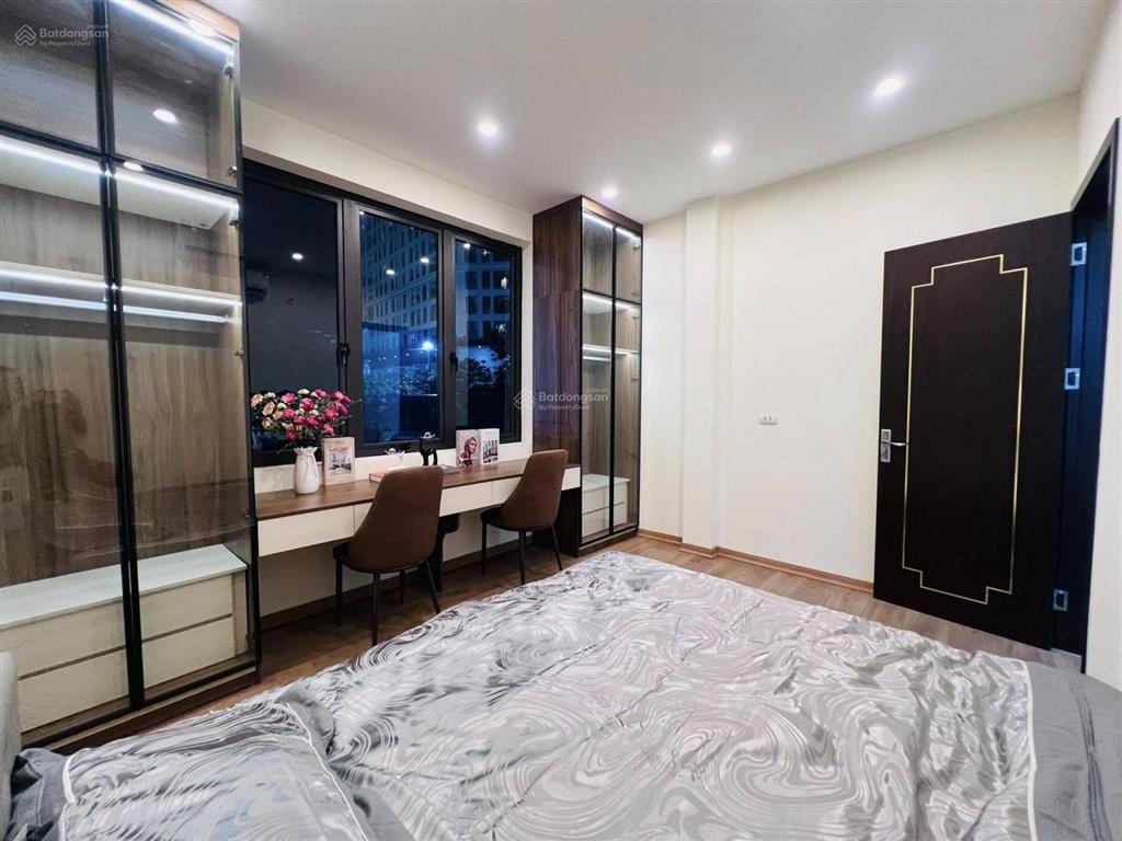 Bán nhà phân lôô tô tránh, kinh doanhbến xe mỹ đình45m x 4 tầnglô góc2 thoángfull nội thất