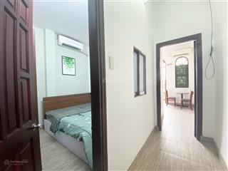 Căn hộ 1 phòng ngủ, 1 phòng khách  có ban công, full nội thất