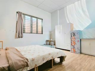 Studio cửa sổ thoáng  full nội thất, gần cầu sài gòn