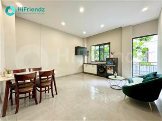 Cho thuê căn hộ 2 phòng ngủ , có ban công siêu lớn , full nội thất