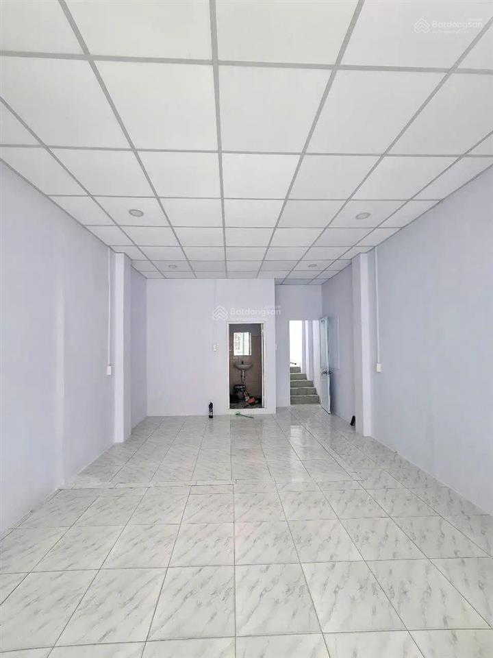 Nhỉnh 9 tỷ có nhà đẹp hxh cách mạng tháng tám, quận 10, 64m2, 3 tầng