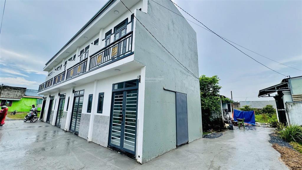 Bán gấp căn góc 2 mặt tiền giá chỉ 695 triệu cách đường 824 chỉ 30m