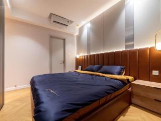 Bán sunrise city 2pn 2wc dt 99m2 nhà đẹp giá tốt sẵn hđ thuê thích hợp đầu tư
