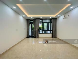 Tầng trệt 5x21m sàn trống ở vạn phúc, có thang máy, máy lạnh, hầm để xe, lối đi riêng. giá rẻ 10 tr