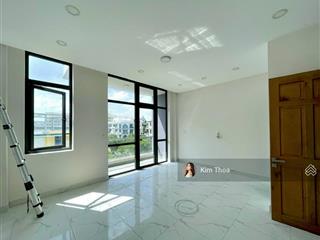 Tầng 4 vạn phúc 5x12m sàn, ngăn 2 phòng, view đẹp, có thang máy, máy lạnh, wc riêng. giá rẻ 7 triệu