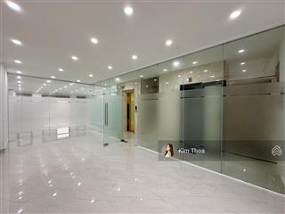 Văn phòng 120m2, ngăn 2 phòng ở trục chính vạn phúc, xuất vat, có thang máy, hầm xe rộng. giá 18 tr