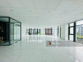 Tầng 3 (160m2) căn góc 2 mặt tiền trục chính vạn phúc, đường 35m, sàn trống có thang máy. giá 25tr