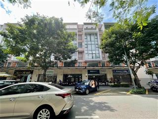 Văn phòng vạn phúc 100m2, đường lớn 35m, vị trí đắc địa, có thang máy máy lạnh. giá rẻ chỉ 10 triệu