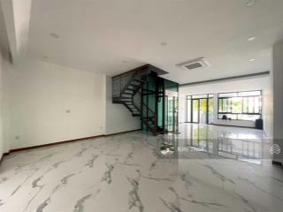 Tầng trệt 6x20m vạn phúc, view công viên, đường 25m, thang máy, máy lạnh, hầm xe. giá tốt 13 tr/th
