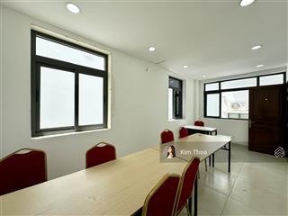 Văn phòng 20m2 sẵn nội thất, giá rẻ 4,5 tr ở vạn phúc, có cửa sổ, thang máy, máy lạnh, hầm xe, wifi
