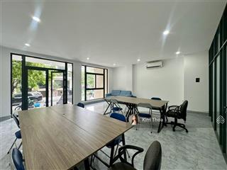 Tầng trệt 7x20m (90m2) ngăn 2 phòng ở vạn phúc, t/gian tự do có thang máy máy lạnh hầm xe. giá 18tr