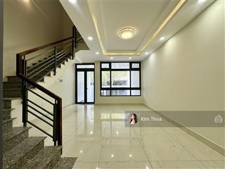 Nguyên căn 5x21m, hầm 4 tầng (400m2), có 5pn 5wc ở vạn phúc, thang máy, máy lạnh, hầm xe. giá 35 tr