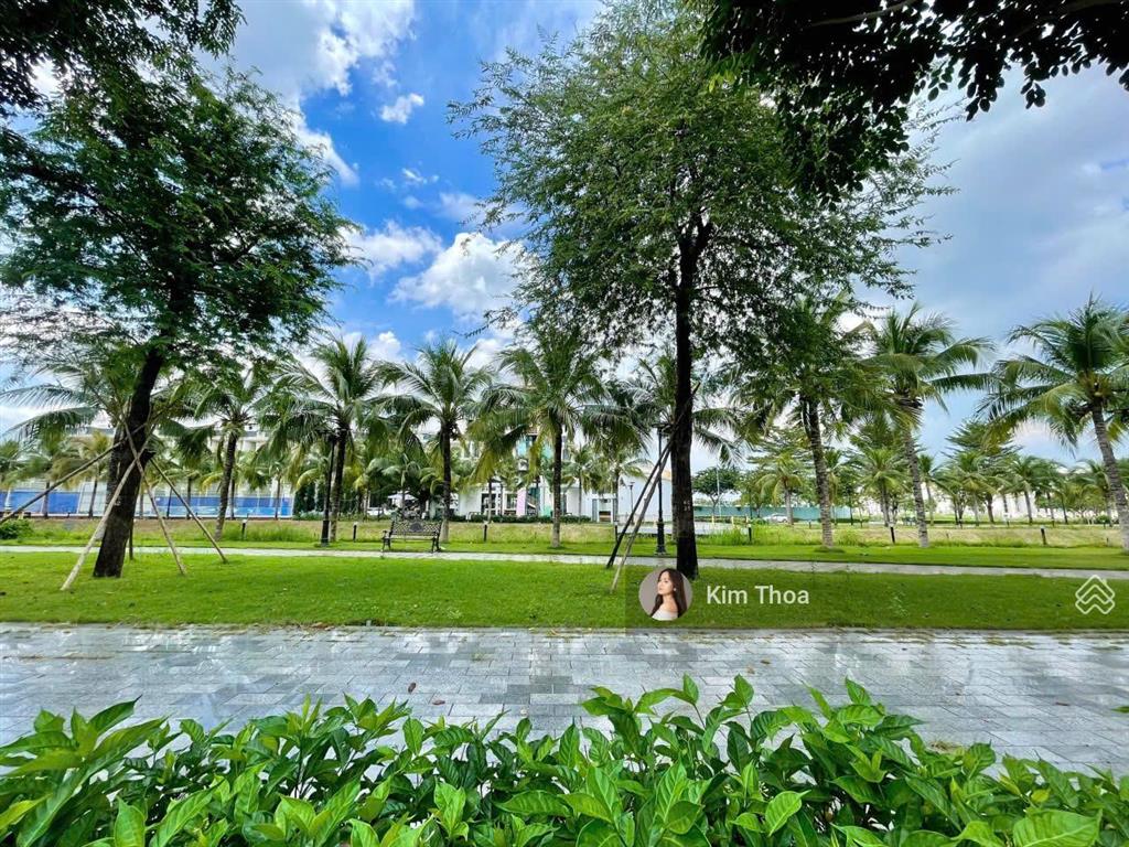 Căn hộ 1pn1wc (55m2) ở vạn phúc, view công viên, full nội thất cao cấp, thang máy. giá chỉ 10,5 tr