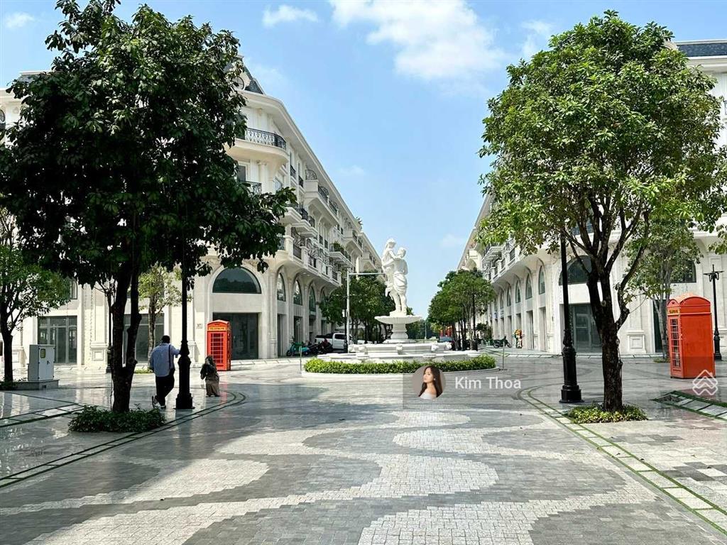 Căn hộ 1pn1wc (55m2) ở vạn phúc, view công viên, full nội thất cao cấp, thang máy. giá chỉ 10,5 tr