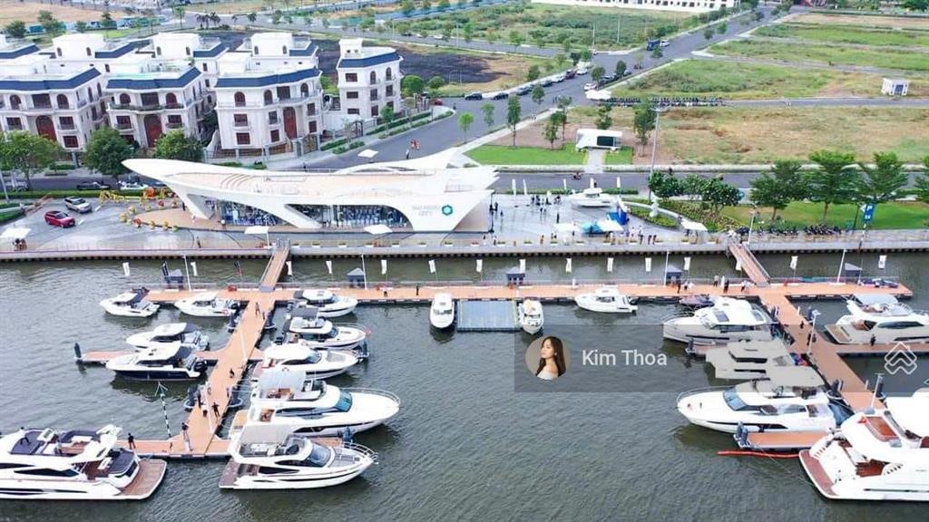 Căn hộ 1pn1wc (55m2) ở vạn phúc, view công viên, full nội thất cao cấp, thang máy. giá chỉ 10,5 tr