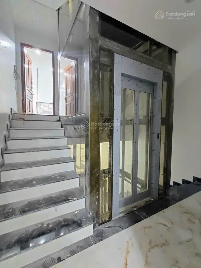 Bán nhà mặt phố kim đồng  hoàng mai. 120m. 7 tầng. thang máy. giá hơn 40 tỷ. 2 mặt thoáng. sổ đẹp.