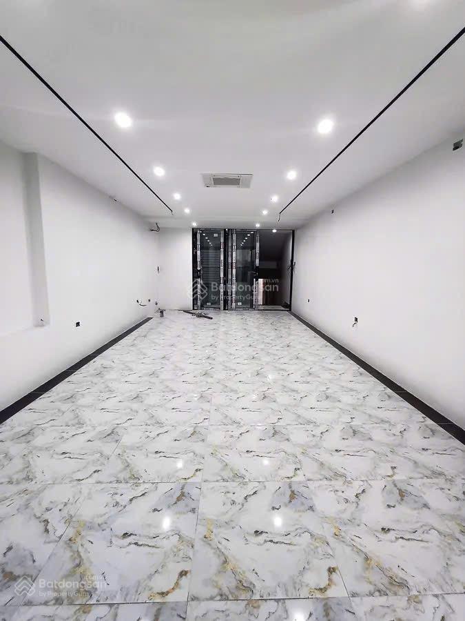 Bán nhà mặt phố kim đồng  hoàng mai. 120m. 7 tầng. thang máy. giá hơn 40 tỷ. 2 mặt thoáng. sổ đẹp.