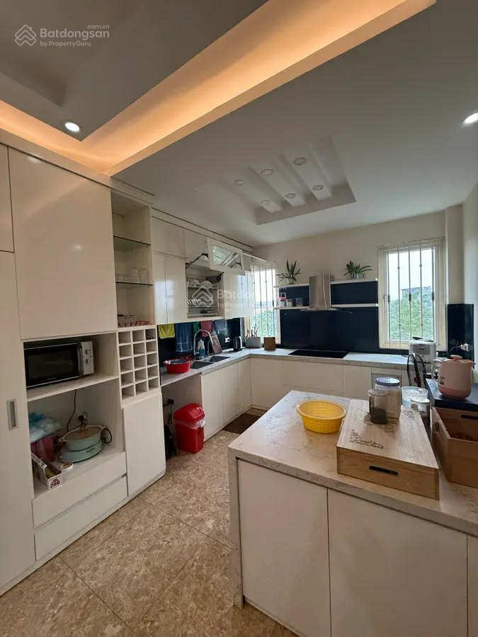Bán gấp mặt phố vĩnh hưng  hoàng mai. 75m2. 6 tầng. giá 21 tỷ. thang máy. kinh doanh sầm uất