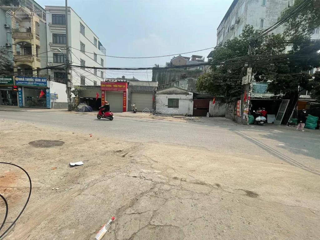 Bán nhà cấp 4 mp vĩnh hưng 240m. mt 10m. giá 65 tỷ có tl. không quy hoạch. kinh doanh sầm uất