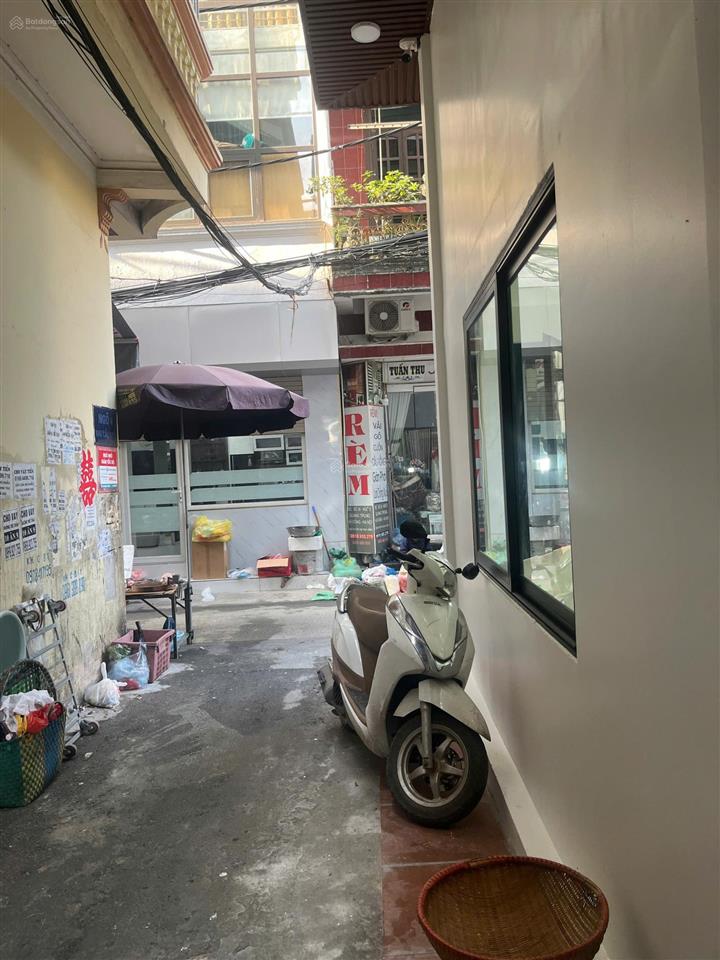 Tôi cần cho thuê cửa hàng tại quang trung, hà đông, 25m2, mặt tiền 6m, 2 mặt tiền,