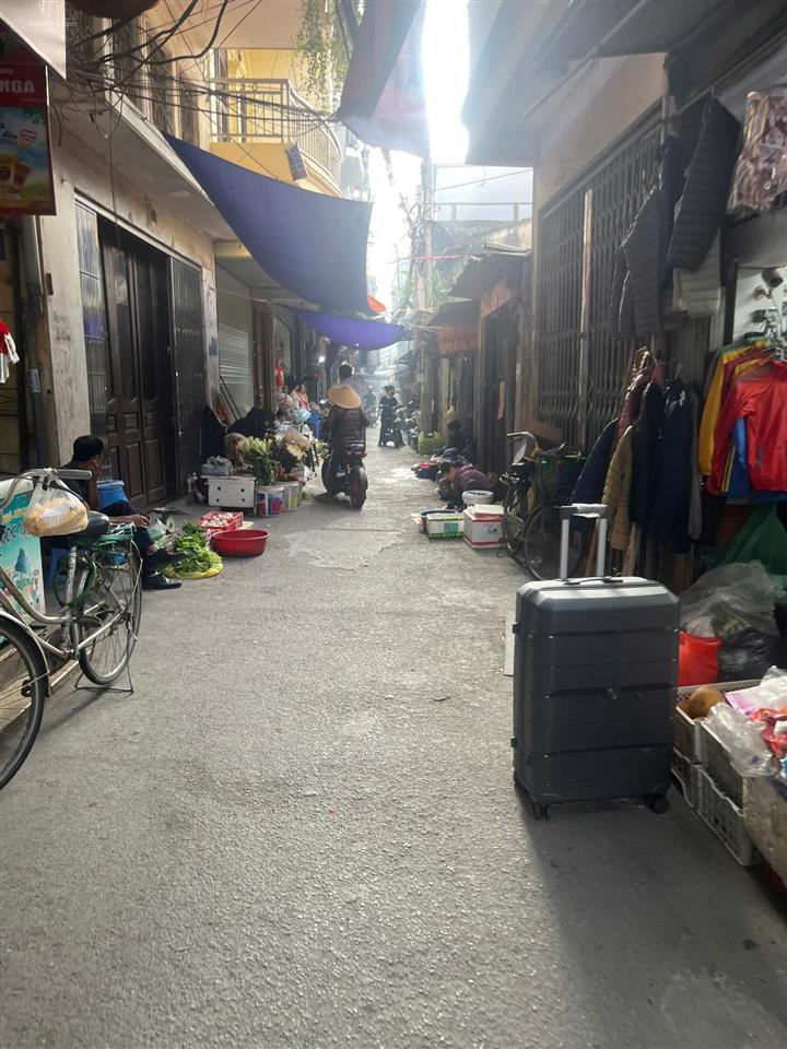 Tôi cần cho thuê cửa hàng tại quang trung, hà đông, 25m2, mặt tiền 6m, 2 mặt tiền,