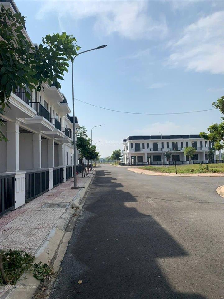 Bán đất gần chợ hóc môn 100m2 giá 3tỷ8. cần tìm gấp đất nền dự án ở cần đước và các khu vực khác