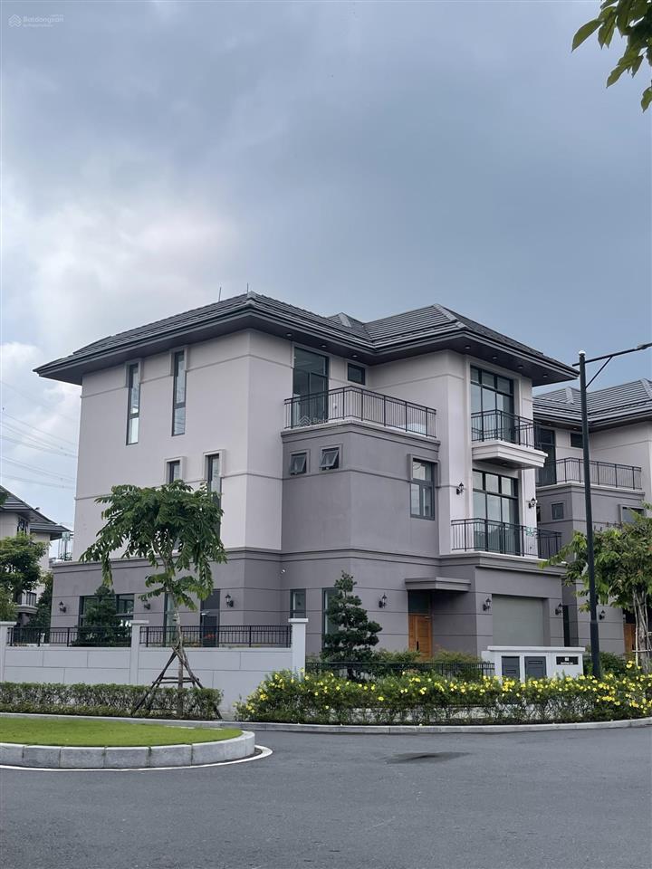 Cần bán căn góc 3 mặt tiền biệt thự zeitgeist, dãy b1, 15x20m + 150m2 sân vườn, view sông giá tốt