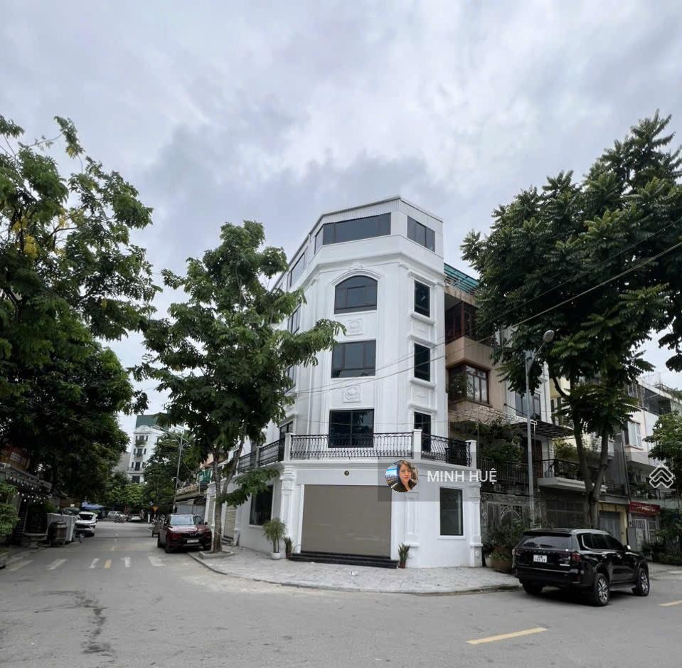 Bán biệt thự 3 mặt thoáng tại khu đô thị mỗ lao, hà đông  dt 135m², mt 30m  giá nhỉnh 44 tỷ