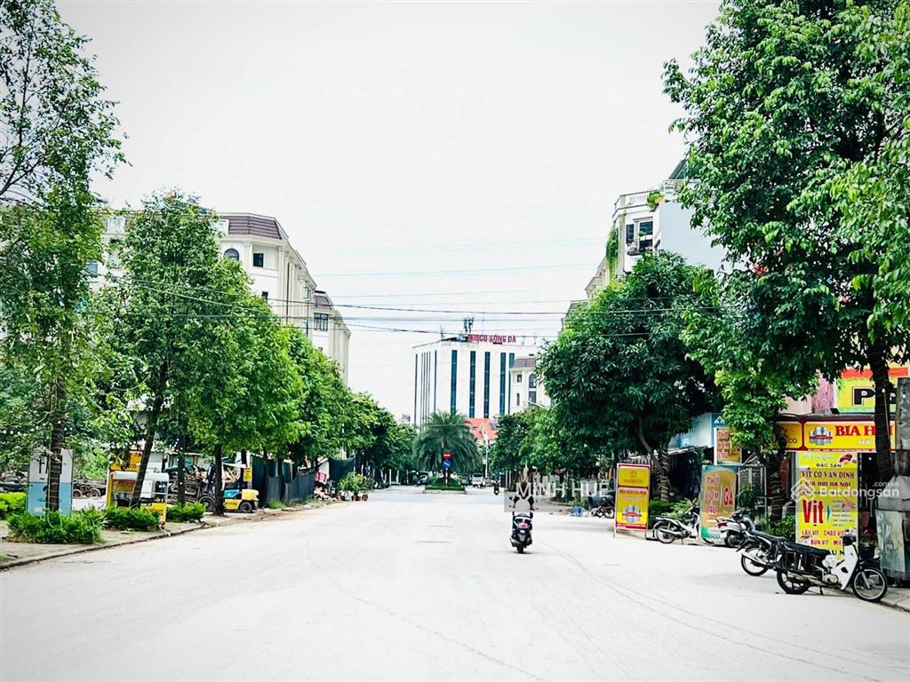 Bán liền kề vạn phúc, hà đông, dt 55m2 mt 5m 7 tầng thang máy ôtô tránh full nội thất sịn giá 22 tỷ