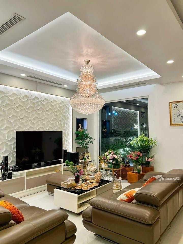 Bán liền kề vạn phúc, hà đông, dt 55m2 mt 5m 7 tầng thang máy ôtô tránh full nội thất sịn giá 22 tỷ