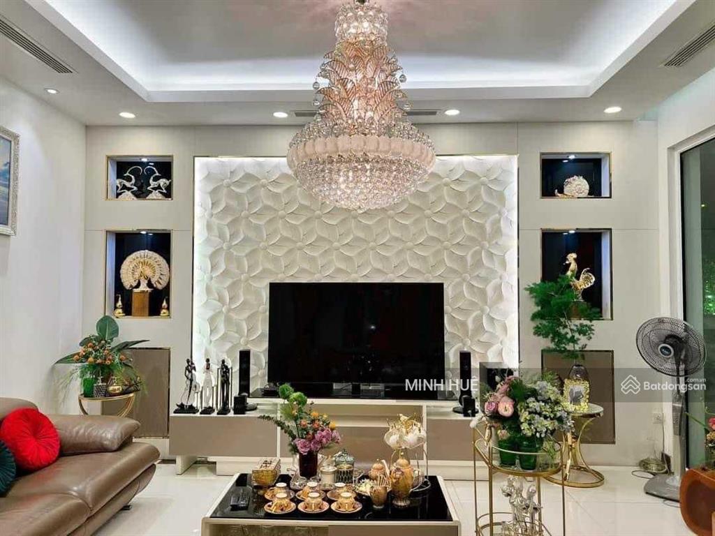 Bán liền kề vạn phúc, hà đông, dt 55m2 mt 5m 7 tầng thang máy ôtô tránh full nội thất sịn giá 22 tỷ