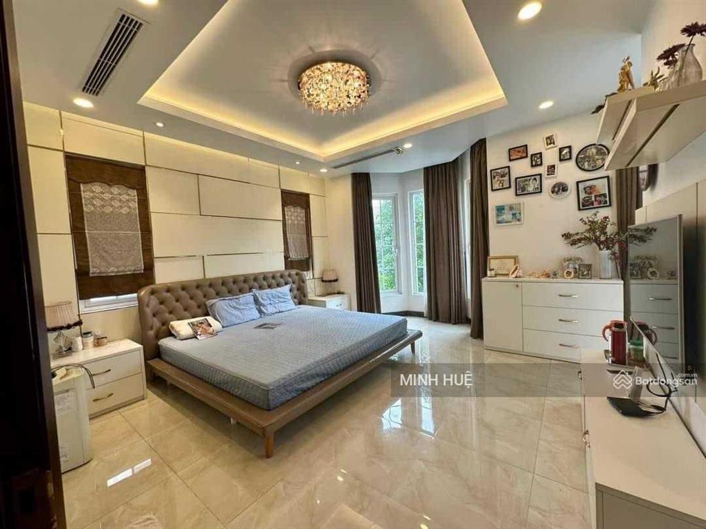 Bán liền kề vạn phúc, hà đông, dt 55m2 mt 5m 7 tầng thang máy ôtô tránh full nội thất sịn giá 22 tỷ