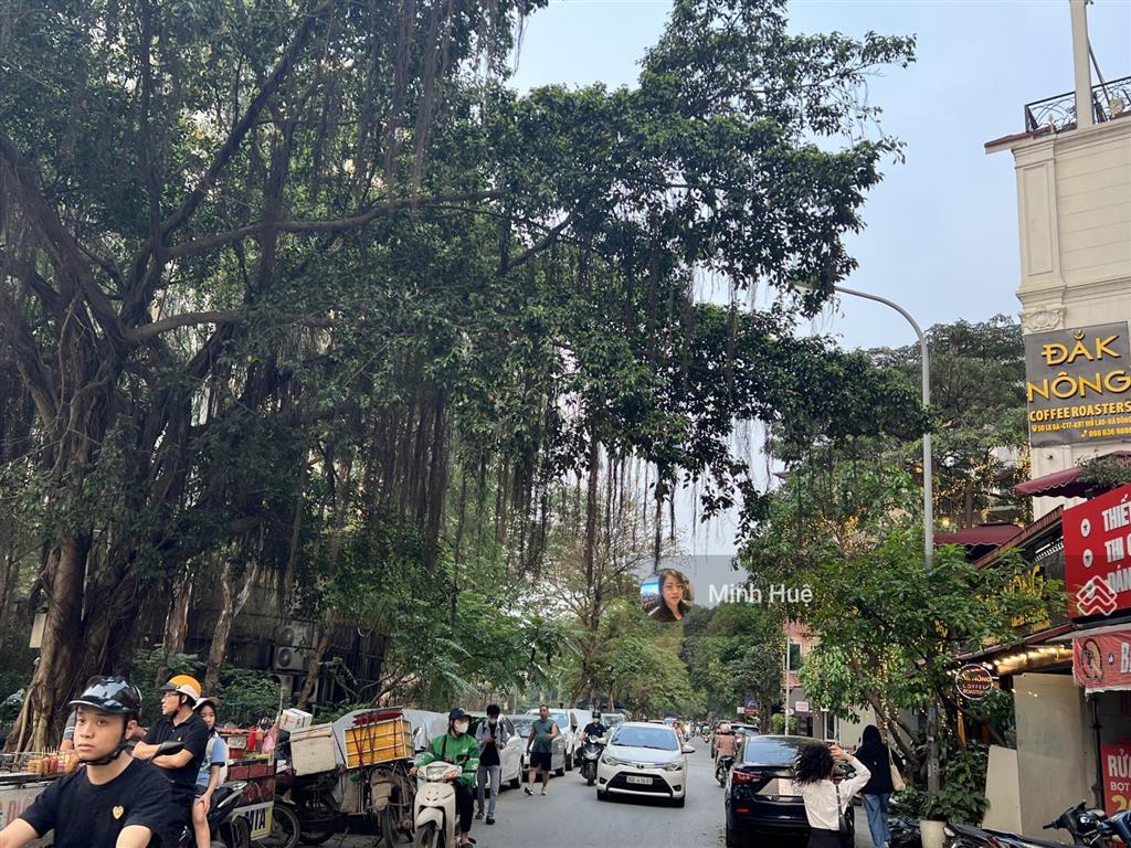 Bán liền kề làng việt kiều châu âu, mỗ lao  hà đông kinh doanh, nhà đẹp 78m2, view hồ, nhỉnh 23 tỷ