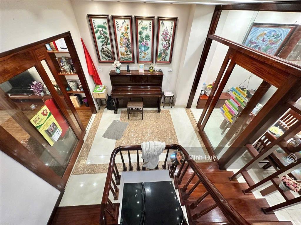 Bán liền kề làng việt kiều châu âu, mỗ lao  hà đông kinh doanh, nhà đẹp 78m2, view hồ, nhỉnh 23 tỷ