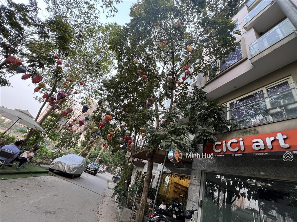 Bán liền kề làng việt kiều châu âu, mỗ lao  hà đông kinh doanh, nhà đẹp 78m2, view hồ, nhỉnh 23 tỷ