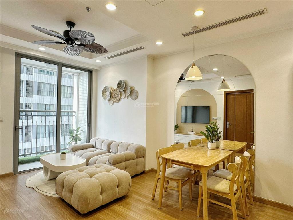 Cho thuê 2pn sáng 83m2 t8 view nhạc nước full đồ đẹp miễn dvụ 2 năm nữa. 0353 474 ***
