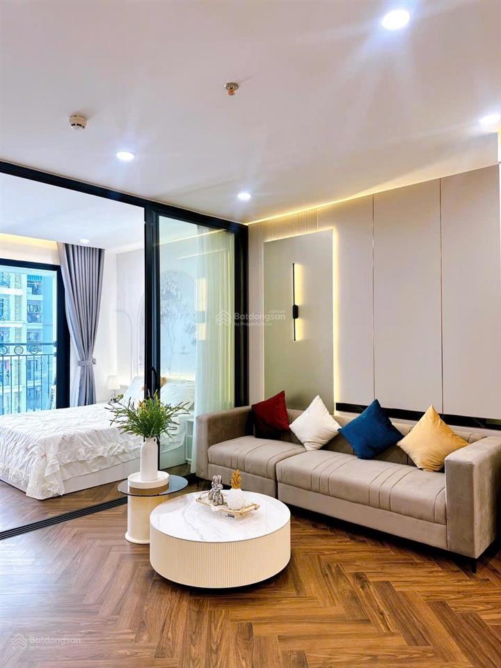 Chị gái em bán 3 ngủ 95m2 t18 view sông hồng giá 8.1 tỷ nhà đẹp. em 0353 474 ***