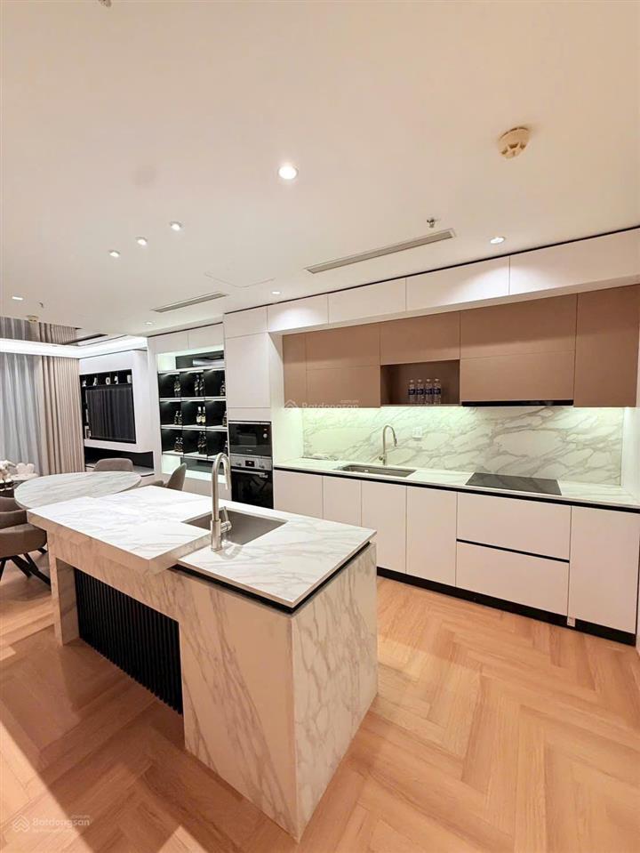 Giá 20 triệu  cho thuê 3 ngủ góc 110m2 tòa t4 nhà full đồ đẹp  vào ở được luôn