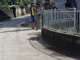 Bán đất tặng nhà cấp 4 , s= 55m2 , ngõ ô tô tránh kinh doanh mọi loại hình gần thôn 3 vạn phúc