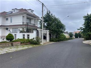 Bán lô đất 2 mặt tiền rộng kqh đông tĩnh, view đẹp, khu biệt thự cao cấp