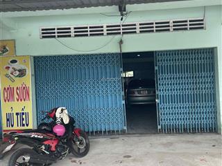 Bán đất mặt tiền quốc lộ 1a, có nhà cấp 4 trên đất
