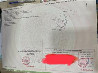 Vị trí đất có 2 mặt tiếp giáp đường, phù hợp xây nhà để ở cho người có thu nhập trung bình