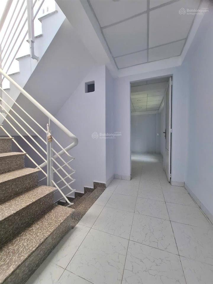 Bán nhà hẻm ô tô 64m2 ( 4x16m ) quận 10, cách mạng tháng 8 giá rẻ, bán gấp giá tốt ô tô ngủ nhà