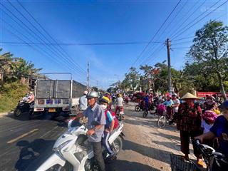 Chính chủ cần bán lô đất đường ôtô ngay sát chợ bình lãng, tân trụ, long an